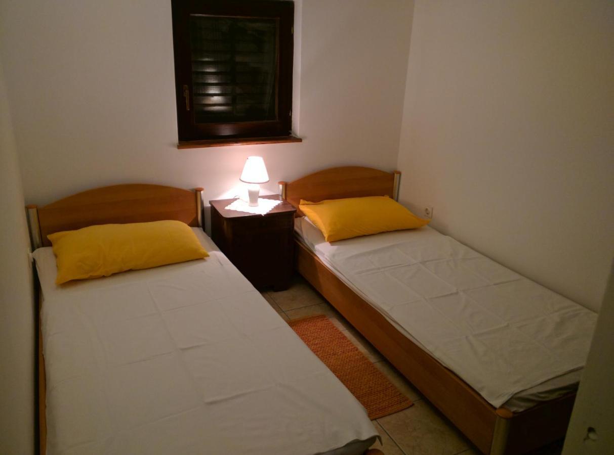 Sakoman Apartments Vir Bagian luar foto