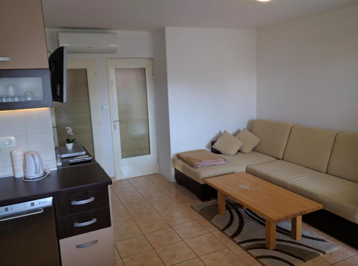 Sakoman Apartments Vir Bagian luar foto